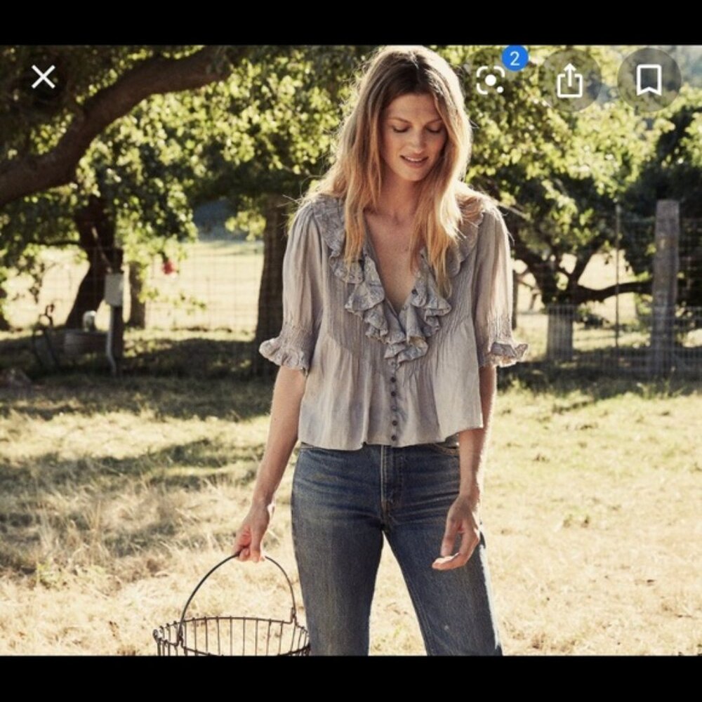 ISO DÔEN Ruffle Mina Blouse in Tahitian Pearl